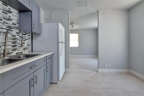 Casa en venta en Riviera Beach, Florida, 2 dormitorios, 66.89 m2 № 2244448 - foto 26