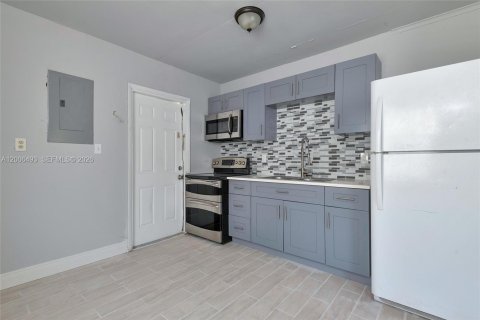 Casa en venta en Riviera Beach, Florida, 2 dormitorios, 66.89 m2 № 2244448 - foto 23