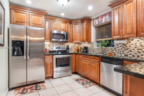 Casa en venta en North Lauderdale, Florida, 4 dormitorios, 121.52 m2 № 2003936 - foto 6