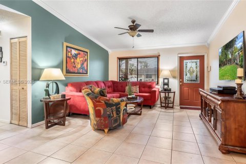 Casa en venta en North Lauderdale, Florida, 4 dormitorios, 121.52 m2 № 2003936 - foto 3