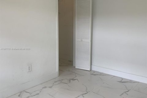 Снять в аренду квартиру в Майами-Бич, Флорида 1 спальня, 65.03м2, № 1927939 - фото 4
