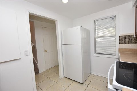 Appartement à louer à Winter Haven, Floride: 2 chambres, 139.35 m2 № 2167177 - photo 3