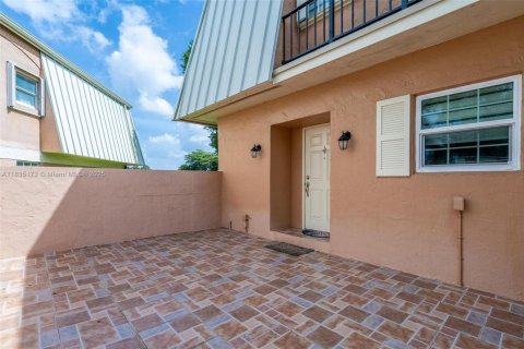 Townhouse in Davie, Florida 2 bedrooms, 127.46 sq.m. № 1819731 - photo 5