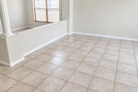 Villa ou maison à vendre à Kissimmee, Floride: 4 chambres, 206.43 m2 № 2431687 - photo 2