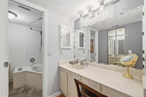 Купить кондоминиум в Коконат Крик, Флорида 5 комнат, 101.45м2, № 2253187 - фото 24
