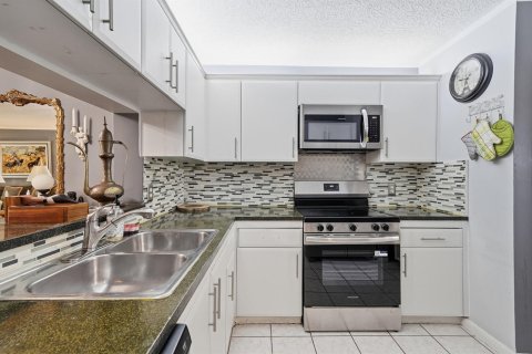 Купить кондоминиум в Коконат Крик, Флорида 5 комнат, 101.45м2, № 2253187 - фото 9
