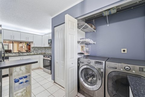 Купить кондоминиум в Коконат Крик, Флорида 5 комнат, 101.45м2, № 2253187 - фото 12