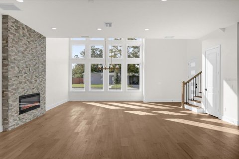 House in Orlando, Florida 5 bedrooms, 336.31 sq.m. № 1822822 - photo 13