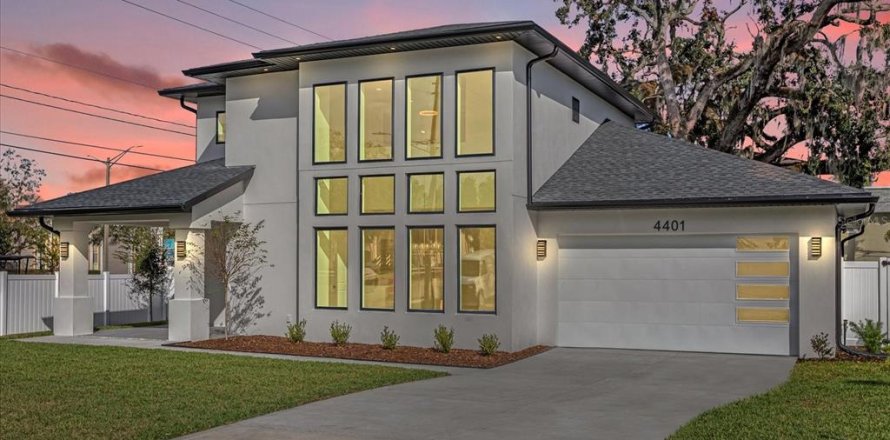 House in Orlando, Florida 5 bedrooms, 336.31 sq.m. № 1822822