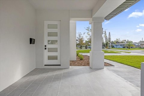 House in Orlando, Florida 5 bedrooms, 336.31 sq.m. № 1822822 - photo 6