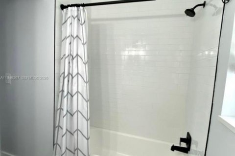 Condo in Pompano Beach, Florida, 1 bedroom  № 2004965 - photo 14