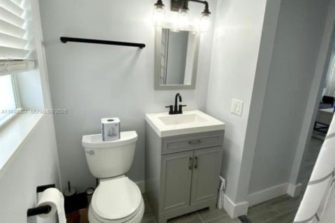 Condo in Pompano Beach, Florida, 1 bedroom  № 2004965 - photo 16