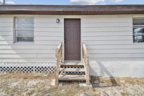 House in Port Richey, Florida 1 bedroom, 55.74 sq.m. № 1883489 - photo 20