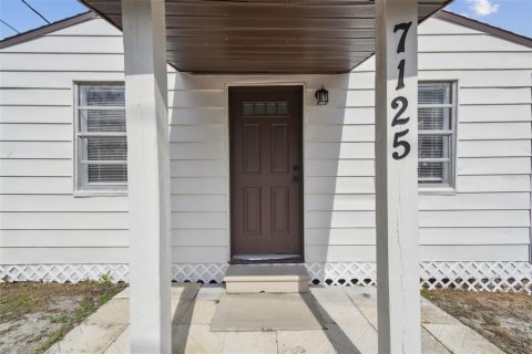 House in Port Richey, Florida 1 bedroom, 55.74 sq.m. № 1883489 - photo 2