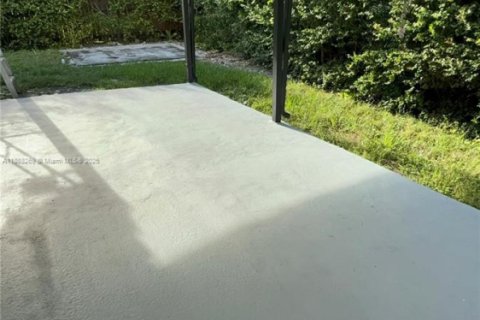 House in Miami, Florida 3 bedrooms, 151.15 sq.m. № 1942265 - photo 6