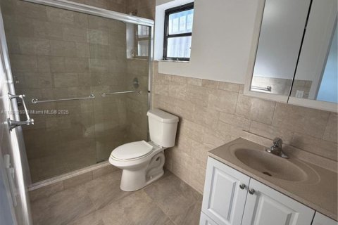 House in Miami, Florida 3 bedrooms, 151.15 sq.m. № 1942265 - photo 5