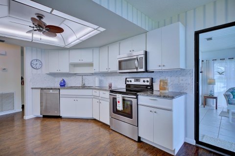 House in Sebring, Florida 2 bedrooms, 152.73 sq.m. № 1831464 - photo 10