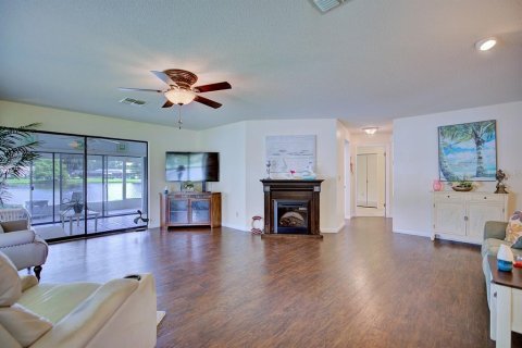 House in Sebring, Florida 2 bedrooms, 152.73 sq.m. № 1831464 - photo 4