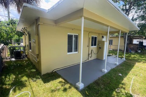 Villa ou maison à vendre à Fort Lauderdale, Floride: 2 chambres, 55.74 m2 № 2089671 - photo 21