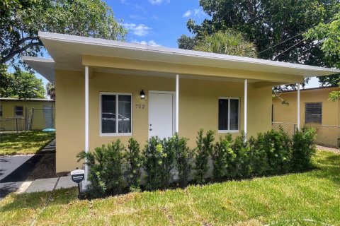 Villa ou maison à vendre à Fort Lauderdale, Floride: 2 chambres, 55.74 m2 № 2089671 - photo 24
