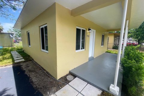 Villa ou maison à vendre à Fort Lauderdale, Floride: 2 chambres, 55.74 m2 № 2089671 - photo 7