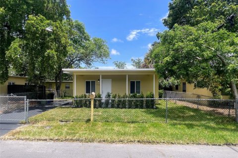 Villa ou maison à vendre à Fort Lauderdale, Floride: 2 chambres, 55.74 m2 № 2089671 - photo 2