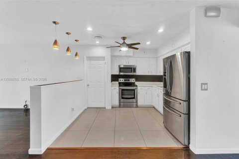 Villa ou maison à vendre à Hollywood, Floride: 3 chambres, 125.42 m2 № 2407165 - photo 5