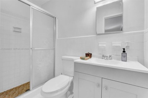 Villa ou maison à vendre à Hollywood, Floride: 3 chambres, 125.42 m2 № 2407165 - photo 11