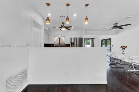 Villa ou maison à vendre à Hollywood, Floride: 3 chambres, 125.42 m2 № 2407165 - photo 4