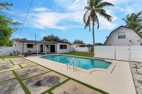 Villa ou maison à vendre à Hollywood, Floride: 3 chambres, 125.42 m2 № 2407165 - photo 30