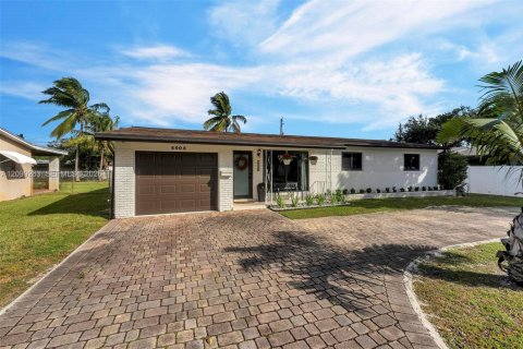 Villa ou maison à Hollywood, Floride 3 chambres, 125.42 m2 № 2407165