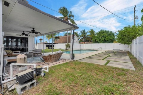 Villa ou maison à vendre à Hollywood, Floride: 3 chambres, 125.42 m2 № 2407165 - photo 29