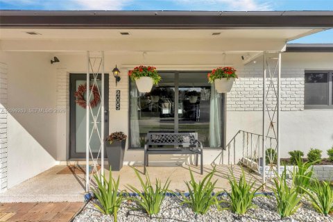 Villa ou maison à vendre à Hollywood, Floride: 3 chambres, 125.42 m2 № 2407165 - photo 3