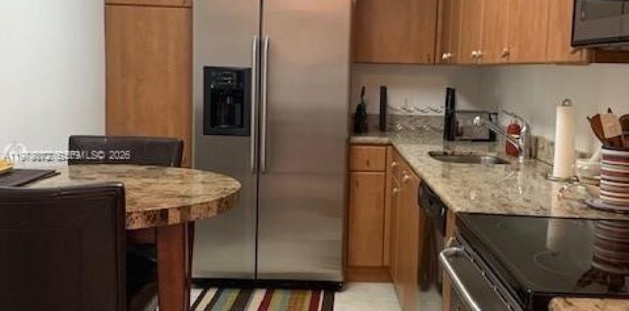 Condo in Miami Beach, Florida, 1 bedroom  № 2042152