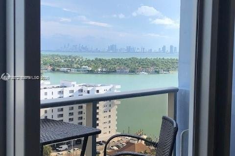 Condo in Miami Beach, Florida, 1 bedroom  № 2042152 - photo 8