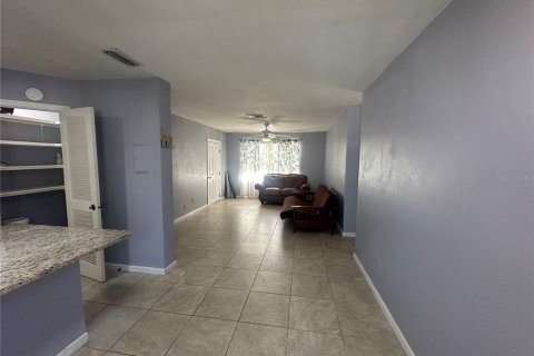 Copropriété à louer à Bradenton, Floride: 2 chambres, 84.45 m2 № 2425699 - photo 6