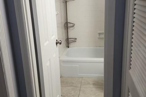 Copropriété à louer à Bradenton, Floride: 2 chambres, 84.45 m2 № 2425699 - photo 25
