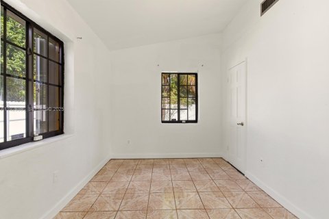 House in Miami Gardens, Florida 3 bedrooms, 95.41 sq.m. № 1993457 - photo 13