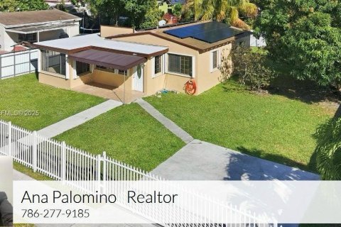 House in Miami Gardens, Florida 3 bedrooms, 95.41 sq.m. № 1993457 - photo 16