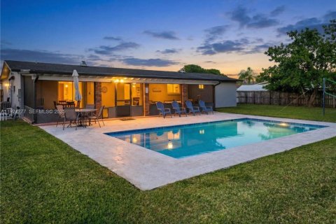 Casa en venta en Homestead, Florida, 4 dormitorios, 154.59 m2 № 1988948 - foto 2