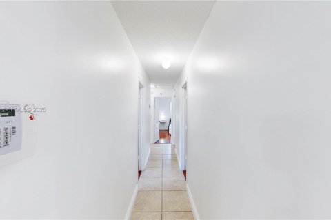 Casa en venta en Homestead, Florida, 4 dormitorios, 154.59 m2 № 1988948 - foto 18