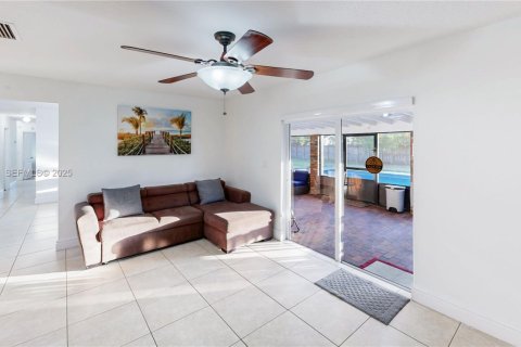 Casa en venta en Homestead, Florida, 4 dormitorios, 154.59 m2 № 1988948 - foto 17