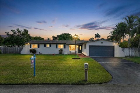 Casa en venta en Homestead, Florida, 4 dormitorios, 154.59 m2 № 1988948 - foto 1