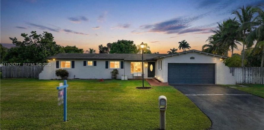 Casa en Homestead, Florida 4 dormitorios, 154.59 m2 № 1988948