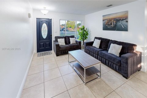 Casa en venta en Homestead, Florida, 4 dormitorios, 154.59 m2 № 1988948 - foto 7