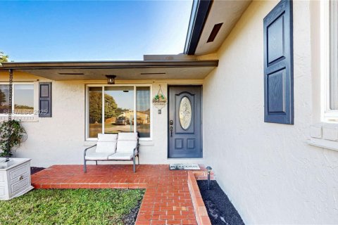 Casa en venta en Homestead, Florida, 4 dormitorios, 154.59 m2 № 1988948 - foto 5