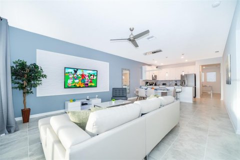 Condo in Davenport, Florida, 3 bedrooms  № 1766156 - photo 2