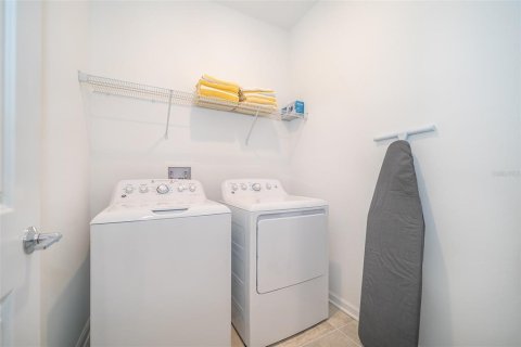 Condo in Davenport, Florida, 3 bedrooms  № 1766156 - photo 16