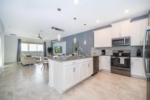 Condo in Davenport, Florida, 3 bedrooms  № 1766156 - photo 11