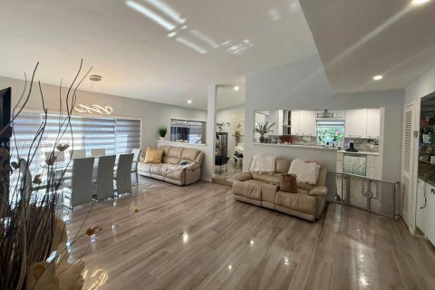 Casa en venta en Tamarac, Florida, 3 dormitorios, 199.18 m2 № 1695322 - foto 13